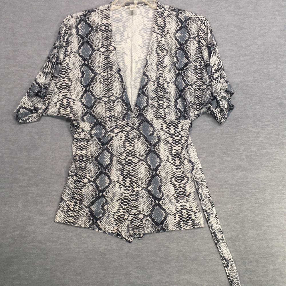 CAPELLA NWT Super Soft and Stretchy V Neck Romper Snakeskin Design and Tie Belt - Picture 3 of 16